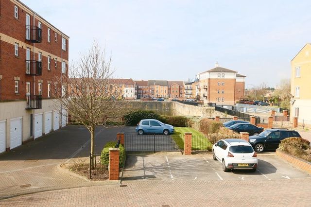  Image of 2 bedroom Flat for sale in Galleon Court Hull HU9 at Galleon Court  Hull, HU9 1QF