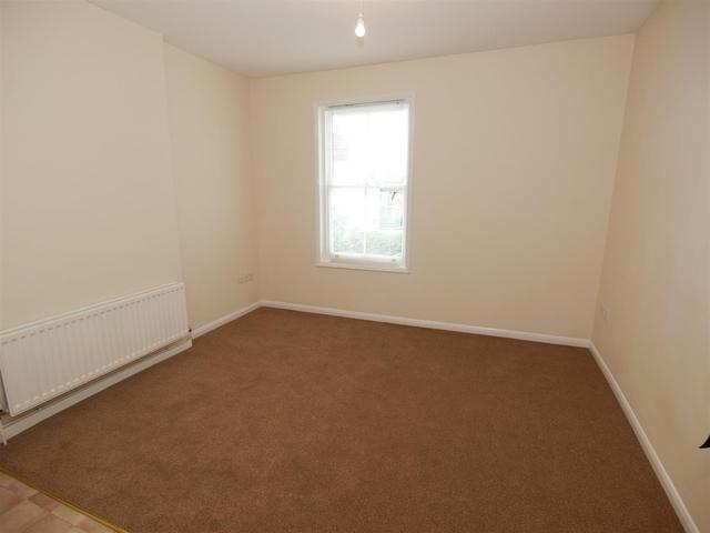  Image of 2 bedroom Flat to rent in Railway Street Gillingham ME7 at Railway Street Gillingham Gillingham, ME7 1XF