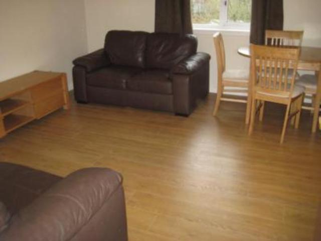  Image of 2 bedroom Flat to rent in Gladstone Place Woodside Aberdeen AB24 at Tillydrone Aberdeen Aberdeen, AB24 2RQ