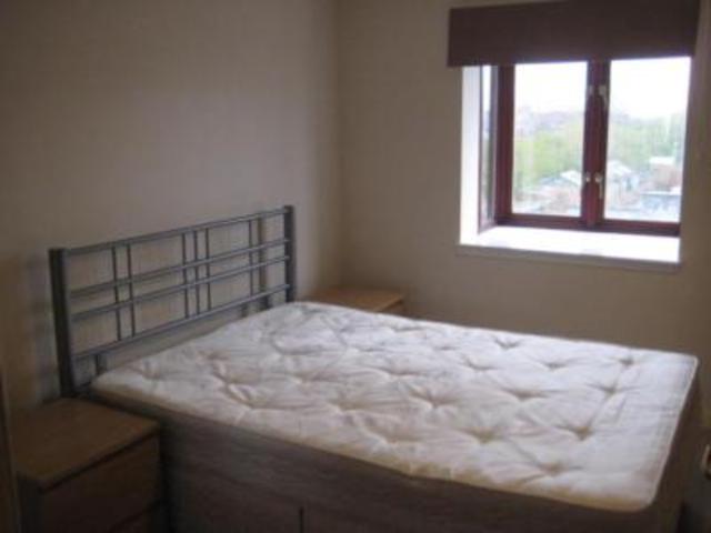  Image of 2 bedroom Flat to rent in Gladstone Place Woodside Aberdeen AB24 at Tillydrone Aberdeen Aberdeen, AB24 2RQ