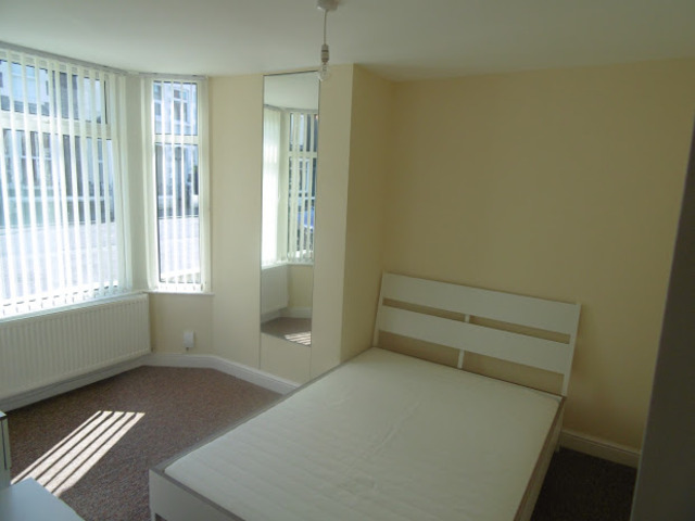  Image of 5 bedroom Terraced house to rent in Glenroy Street Cardiff CF24 at Glenroy Street  Cardiff, CF24 3LA
