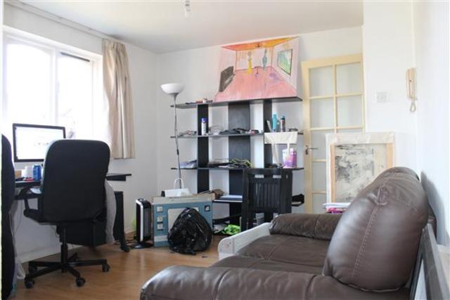  Image of Studio flat to rent in Glenville Grove London SE8 at Deptford High Street, SE8 4BJ