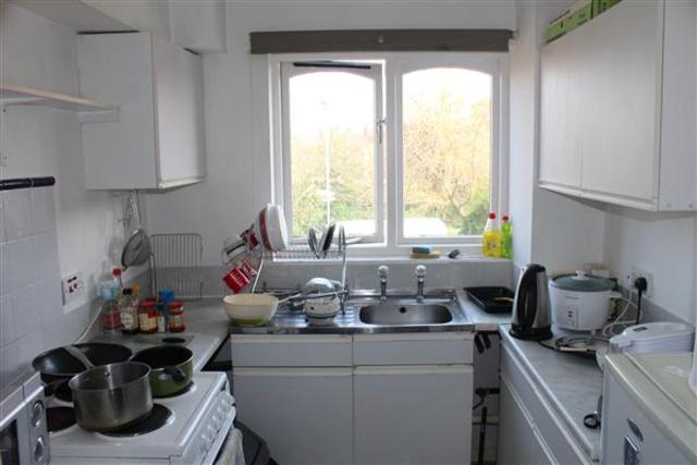  Image of Studio flat to rent in Glenville Grove London SE8 at Deptford High Street, SE8 4BJ