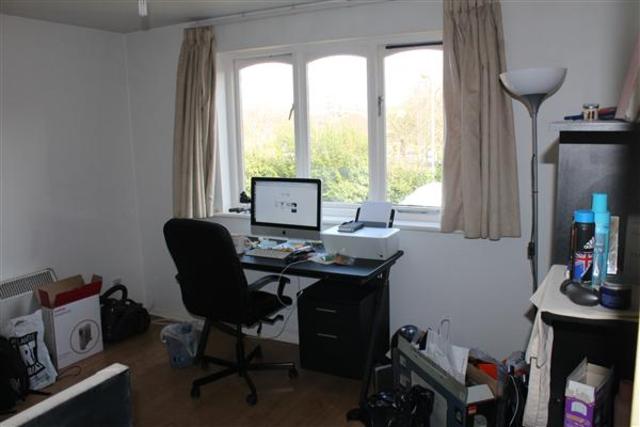  Image of Studio flat to rent in Glenville Grove London SE8 at Deptford High Street, SE8 4BJ