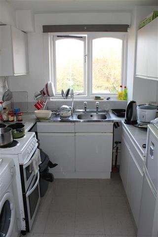  Image of Studio flat to rent in Glenville Grove London SE8 at Deptford High Street, SE8 4BJ