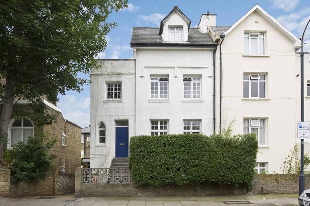  Image of 1 bedroom Ground Flat to rent in Godolphin Road London W12 at Godolphin Road  London, W12 8JE