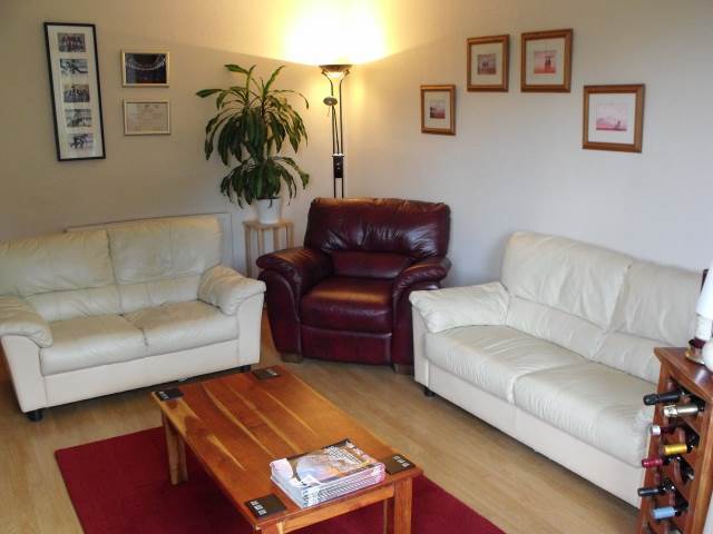  Image of 3 bedroom Flat to rent in Gorgie Road Edinburgh EH11 at Slateford Edinburgh Edinburgh, EH11 3AA