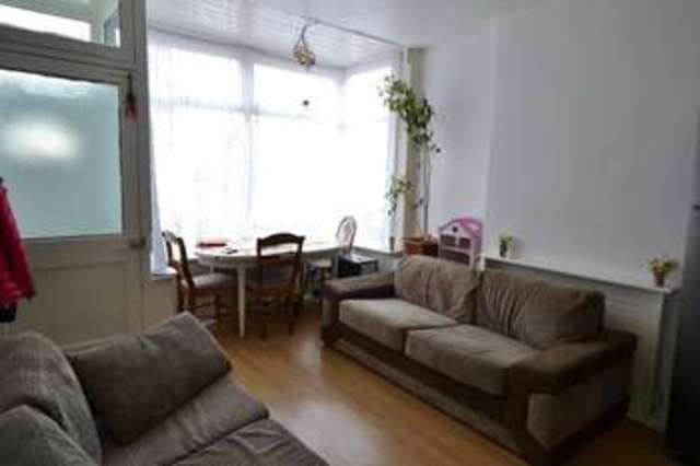  Image of 3 bedroom End of Terrace to rent in Grange Road Kings Heath Birmingham B14 at Grange Road Kings Heath Birmingham, B14 7RN