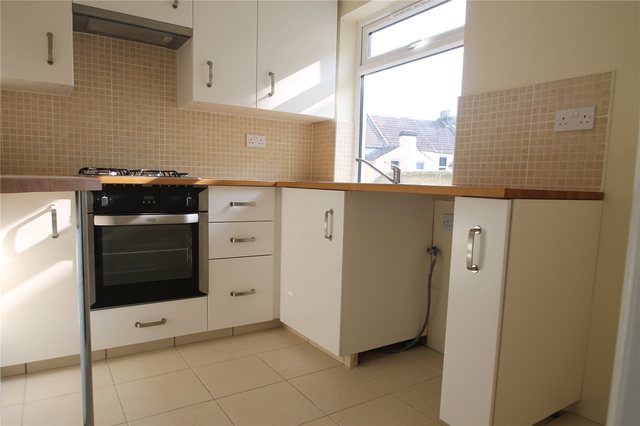  Image of 2 bedroom Terraced house to rent in Grange Road Strood Rochester ME2 at Rochester Kent Frindsbury, ME2 4DB