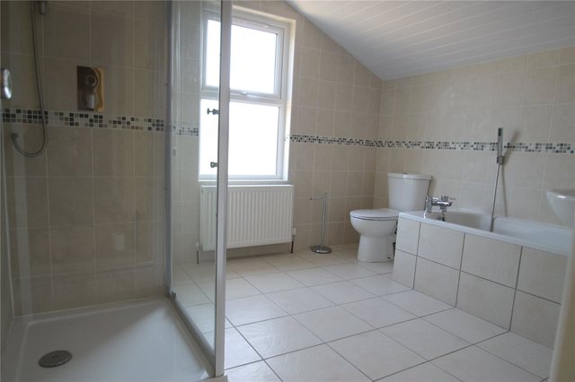  Image of 2 bedroom Terraced house to rent in Grange Road Strood Rochester ME2 at Rochester Kent Frindsbury, ME2 4DB