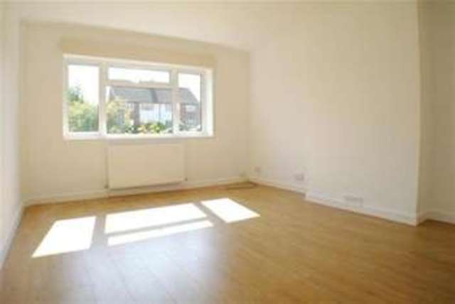  Image of 2 bedroom Property to rent in Green Street Chorleywood Rickmansworth WD3 at Rickmansworth, WD3 5QS