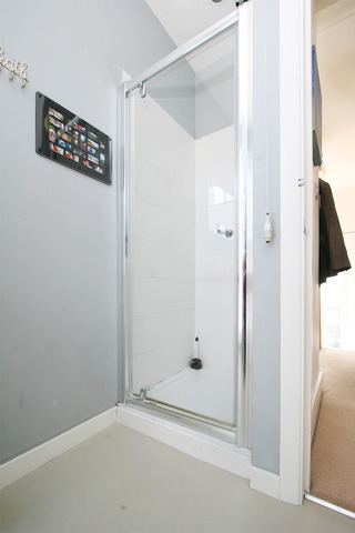  Image of 2 bedroom Maisonette for sale in Grosvenor Park London SE5 at Grosvenor Park  Camberwell, SE5 0NJ