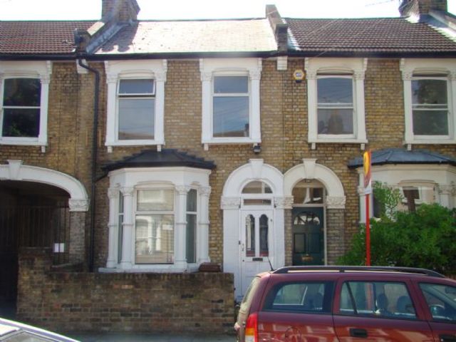  Image of 4 bedroom Terraced house to rent in Coopersale Road London E9 at Coopersale Road  LONDON, E9 6AU