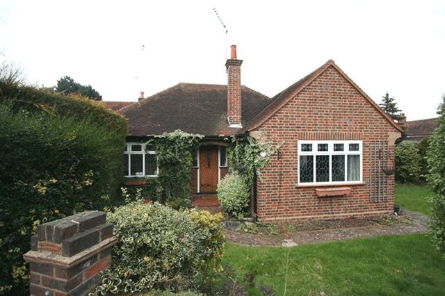  Image of 3 bedroom Detached house to rent in Hainault Road Chigwell IG7 at Hainault Road  Chigwell, IG7 6QU