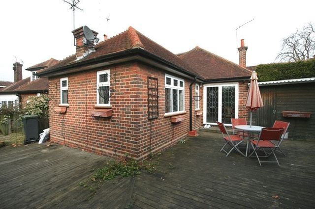 Image of 3 bedroom Detached house to rent in Hainault Road Chigwell IG7 at Hainault Road  Chigwell, IG7 6QU