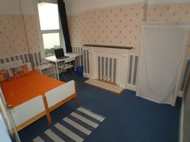  Image of 6 bedroom Terraced house for sale in Hamilton Gardens Mutley Plymouth PL4 at Hamilton Gardens Mutley Plymouth, PL4 6PQ