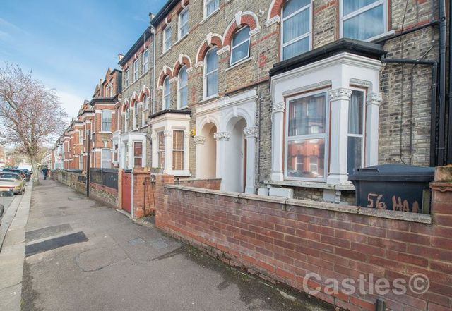  Image of 2 bedroom Flat to rent in Hampden Road London N8 at Hampden Road Hornsey London, N8 0HT