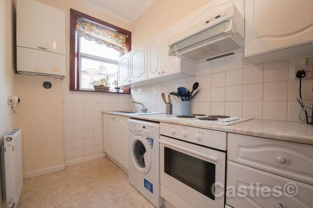  Image of 2 bedroom Flat to rent in Hampden Road London N8 at Hampden Road Hornsey London, N8 0HT