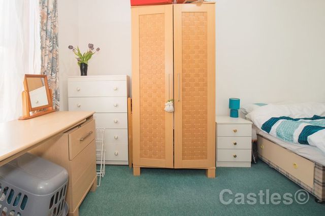  Image of 2 bedroom Flat to rent in Hampden Road London N8 at Hampden Road Hornsey London, N8 0HT