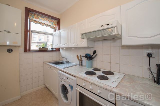  Image of 2 bedroom Flat to rent in Hampden Road London N8 at Hampden Road Hornsey London, N8 0HT