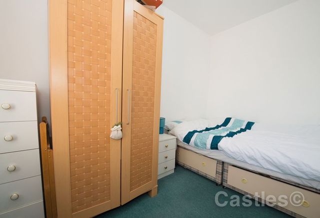  Image of 2 bedroom Flat to rent in Hampden Road London N8 at Hampden Road Hornsey London, N8 0HT