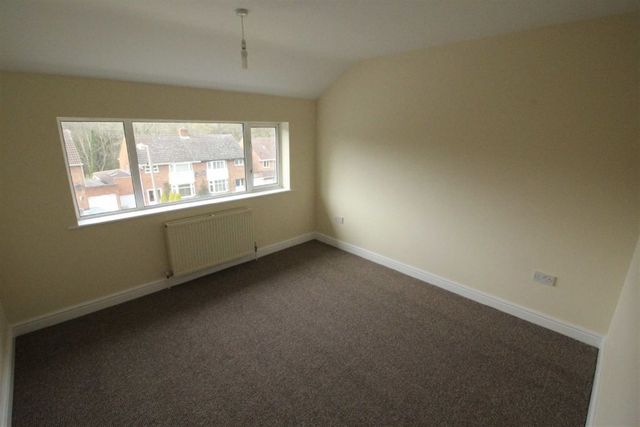  Image of 3 bedroom Semi-Detached house to rent in Harport Road Redditch B98 at Redditch Worcestershire Redditch, B98 7PG