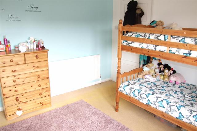  Image of 3 bedroom Detached house for sale in Headingley Road Rushden NN10 at Rushden Northamptonshire Rushden, NN10 0HS