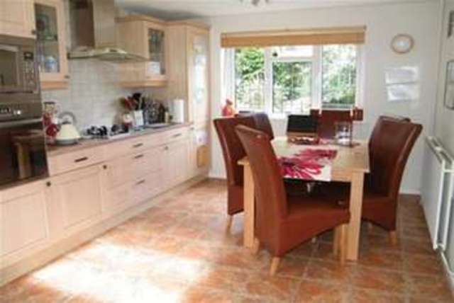  Image of 4 bedroom Detached house to rent in Heather Close Stratford-upon-Avon CV37 at Stratford-upon-Avon, CV37 9DQ