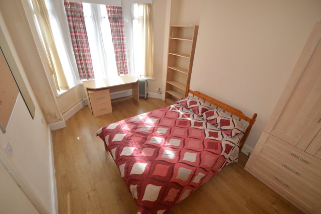  Image of 5 bedroom Detached house to rent in Heathfield Place Cardiff CF14 at Heath Cardiff Birchgrove, CF14 3JZ