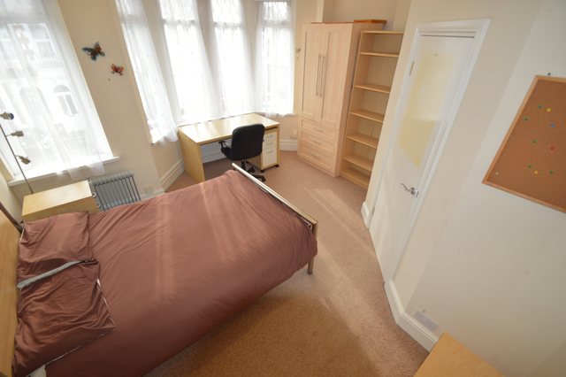  Image of 5 bedroom Detached house to rent in Heathfield Place Cardiff CF14 at Heath Cardiff Birchgrove, CF14 3JZ