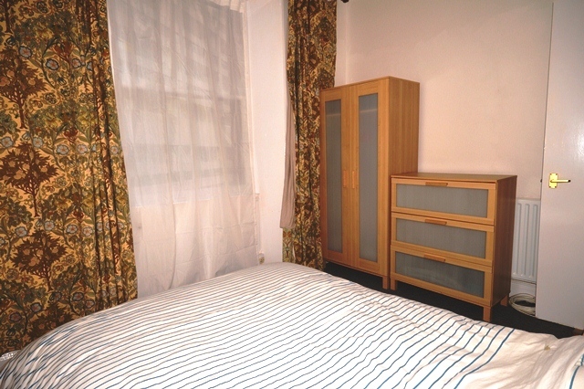  Image of 2 bedroom Flat to rent in Henderson Gardens Edinburgh EH6 at The Shore Edinburgh Edinburgh, EH6 6BX