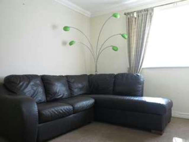  Image of 1 bedroom Flat to rent in Henley Wood Road Earley Reading RG6 at Henley Wood Road  Reading, RG6 7EE