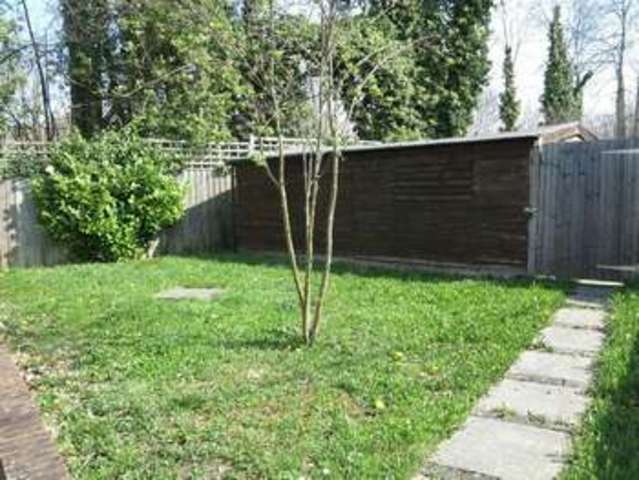  Image of 1 bedroom Flat to rent in Henley Wood Road Earley Reading RG6 at Henley Wood Road  Reading, RG6 7EE