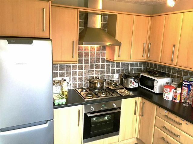  Image of 3 bedroom Property for sale in Heol Ysgyfarnog Birchgrove Swansea SA7 at Heol Ysgyfarnog Birchgrove Birchgrove, SA7 9NH
