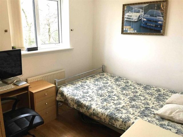  Image of 3 bedroom Property for sale in Heol Ysgyfarnog Birchgrove Swansea SA7 at Heol Ysgyfarnog Birchgrove Birchgrove, SA7 9NH
