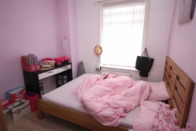  Image of 2 bedroom Property for sale in High Barn Close Rochdale OL11 at High Barn Close Rochdale Rochdale, OL11 3PN