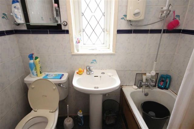  Image of 2 bedroom Property for sale in High Barn Close Rochdale OL11 at High Barn Close Rochdale Rochdale, OL11 3PN