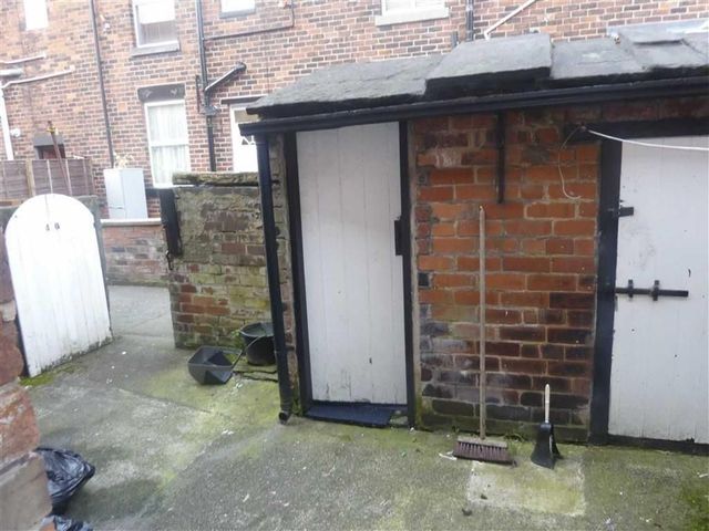  Image of 2 bedroom Property for sale in High Barn Close Rochdale OL11 at High Barn Close Rochdale Rochdale, OL11 3PN