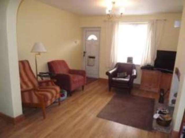  Image of 2 bedroom Terraced house for sale in High Street South Dunstable LU6 at Dunstable Bedfordshire Dunstable, LU6 3HY
