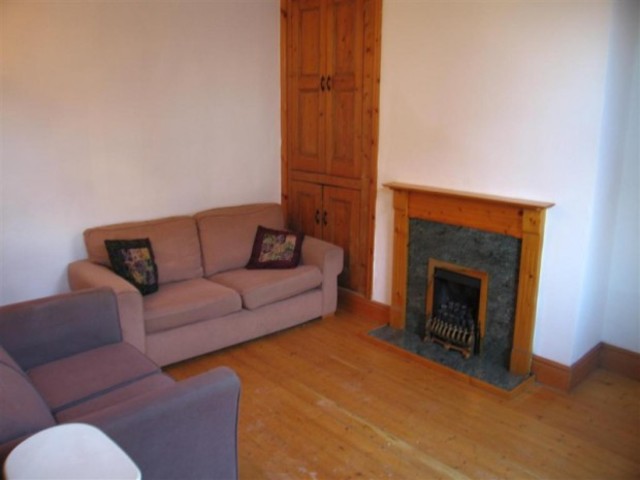  Image of 3 bedroom Terraced house to rent in Highbury Lane Headingley Leeds LS6 at Highbury Lane  Leeds, LS6 4HF