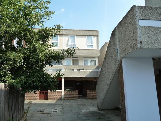  Image of 3 bedroom End of Terrace for sale in Hinksey Path London SE2 at Abbey Wood London Lesnes Abbey, SE2 9TE