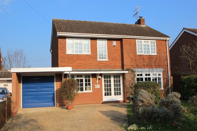  Image of 4 bedroom Detached house for sale in Hoden Lane Cleeve Prior Evesham WR11 at Hoden Lane Cleeve Prior Evesham, WR11 8LH