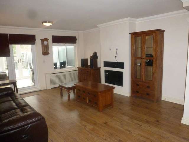  Image of 3 bedroom Terraced house to rent in Howden Close London SE28 at Howden Close Thamesmead London, SE28 8HD