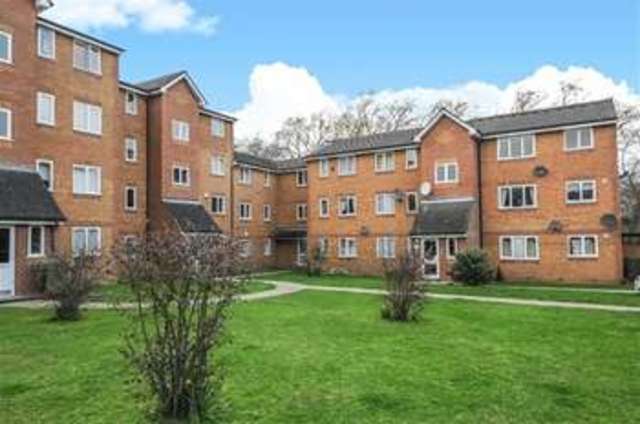  Image of 1 bedroom Flat for sale in Grinstead Road London SE8 at Deptford, SE8 5BN