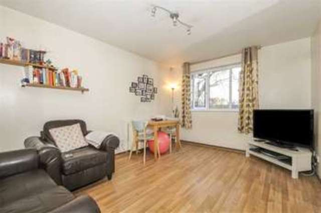  Image of 1 bedroom Flat for sale in Grinstead Road London SE8 at Deptford, SE8 5BN