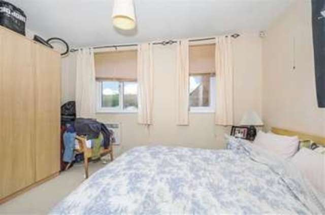  Image of 1 bedroom Flat for sale in Grinstead Road London SE8 at Deptford, SE8 5BN