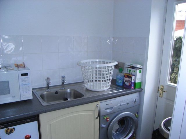  Image of 4 bedroom Detached house to rent in Gadd Close Wokingham RG40 at Gadd Close Wokingham Wokingham, RG40 5PQ