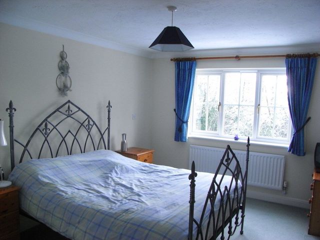  Image of 4 bedroom Detached house to rent in Gadd Close Wokingham RG40 at Gadd Close Wokingham Wokingham, RG40 5PQ