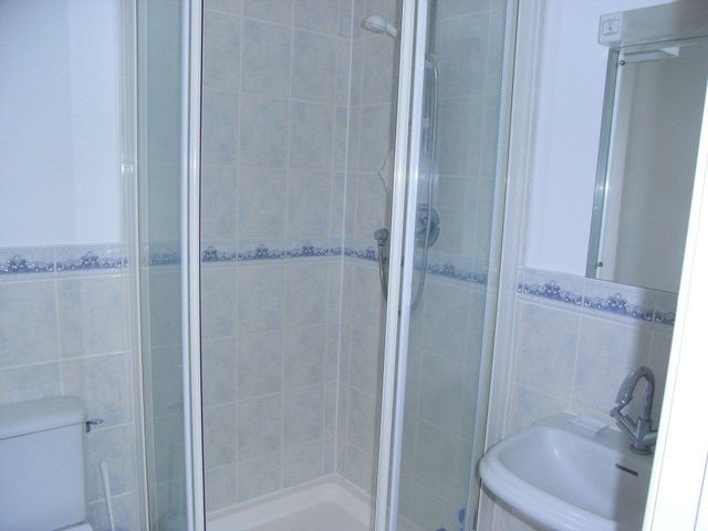  Image of 4 bedroom Detached house to rent in Gadd Close Wokingham RG40 at Gadd Close Wokingham Wokingham, RG40 5PQ