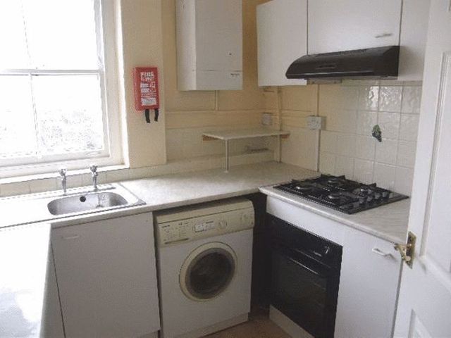  Image of 2 bedroom Flat to rent in Kelvin Road Cardiff CF23 at Kelvin Road Cathays Cardiff, CF23 5ET